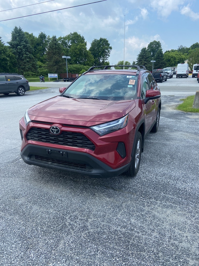 2022 Toyota RAV4 XLE - Photo 2