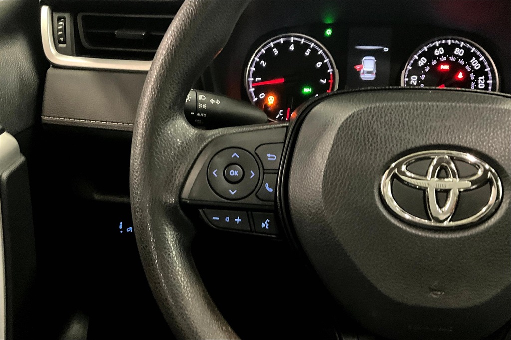 2022 Toyota RAV4 XLE - Photo 23