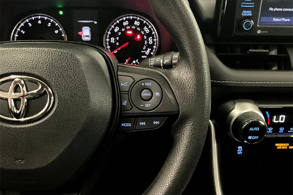 2022 Toyota RAV4 XLE - Photo 24