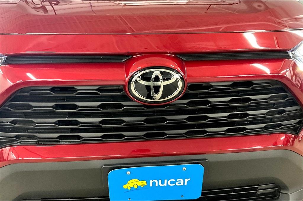 2022 Toyota RAV4 XLE - Photo 30