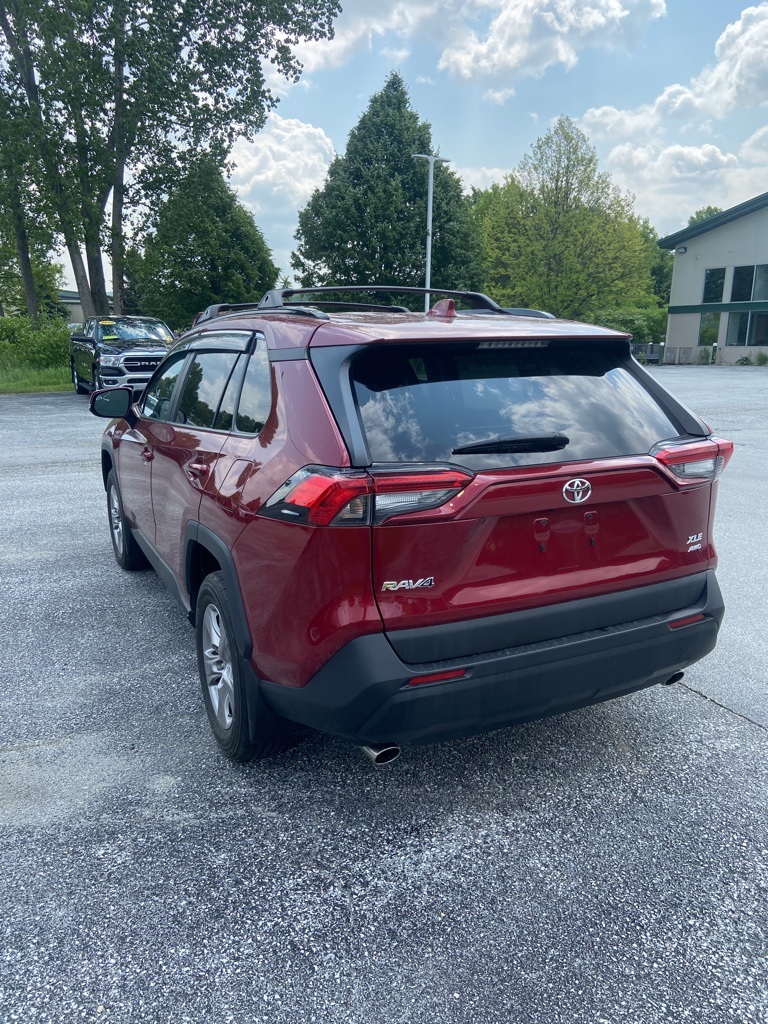 2022 Toyota RAV4 XLE - Photo 3