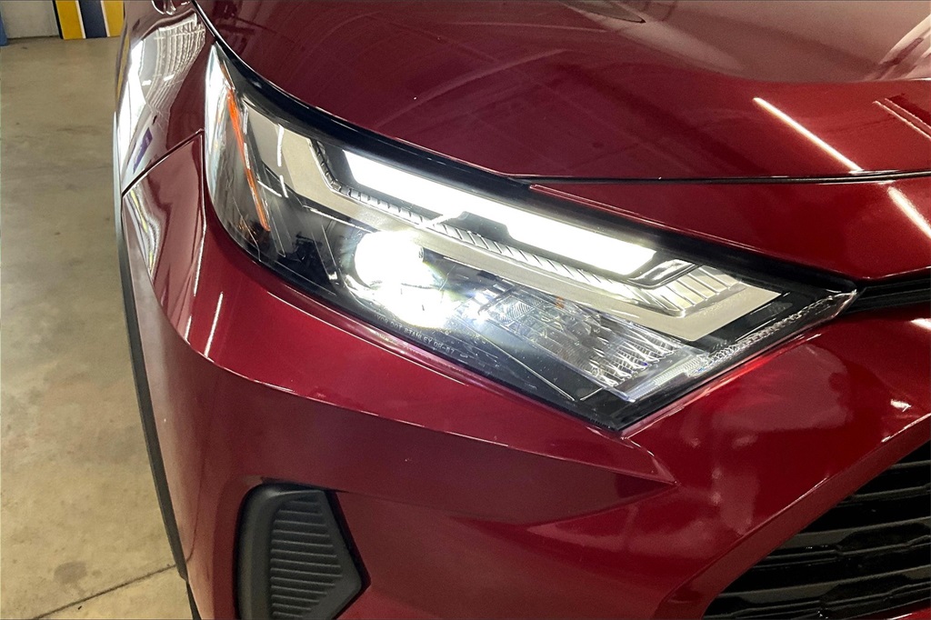 2022 Toyota RAV4 XLE - Photo 31