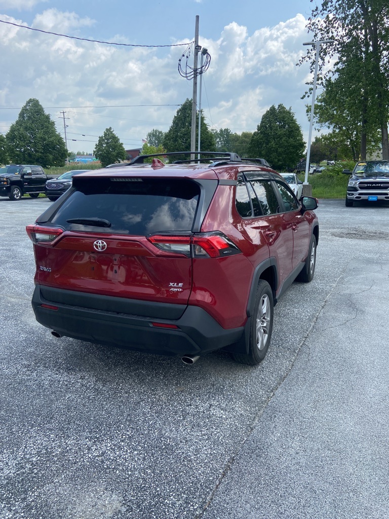 2022 Toyota RAV4 XLE - Photo 4