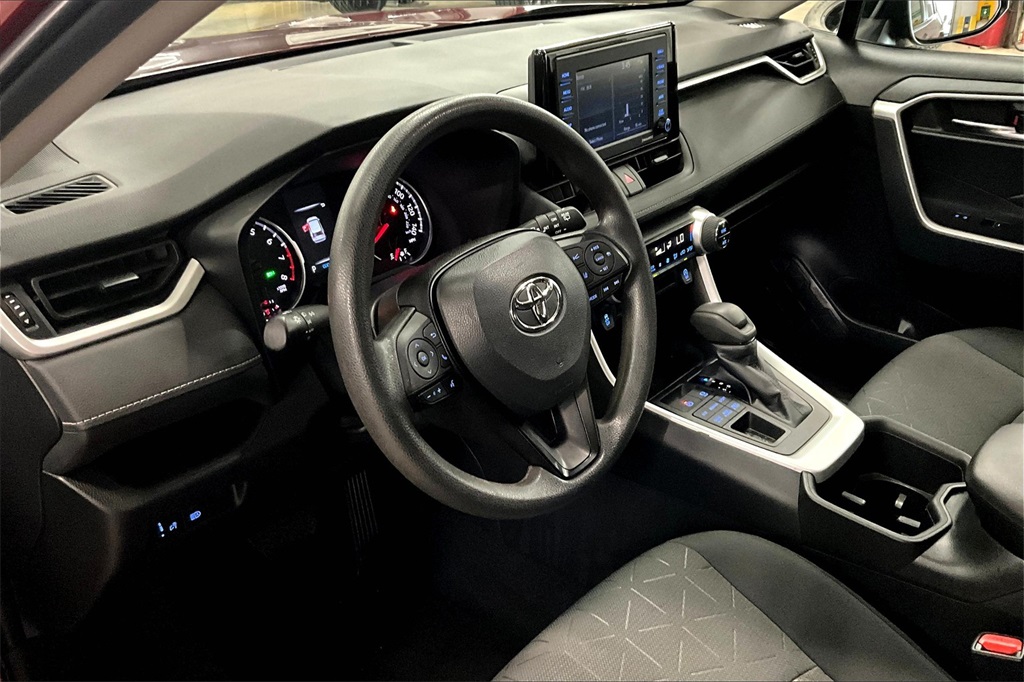 2022 Toyota RAV4 XLE - Photo 8