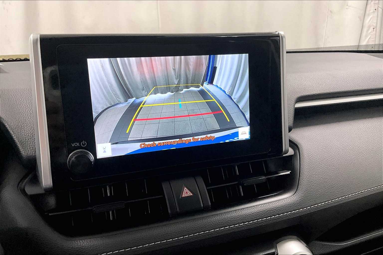 2024 Toyota RAV4 Hybrid XLE - Photo 19