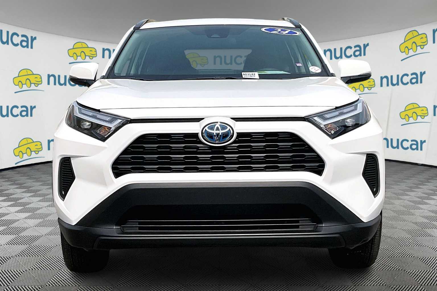 2024 Toyota RAV4 Hybrid XLE - Photo 2