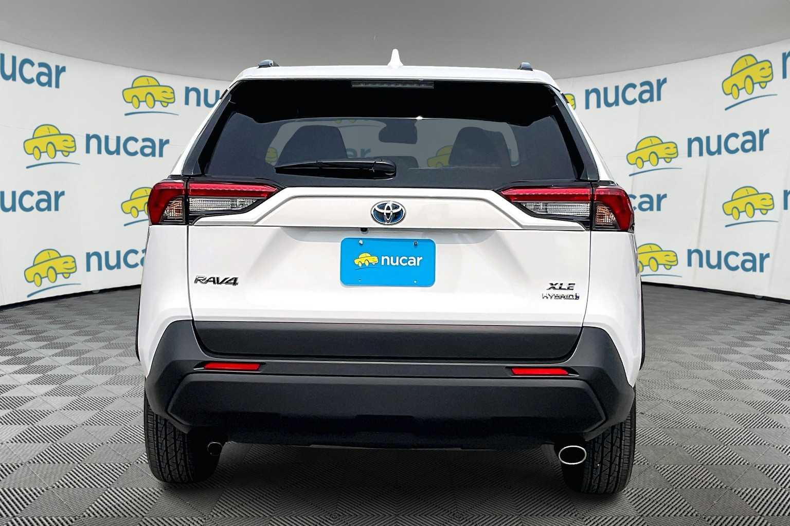 2024 Toyota RAV4 Hybrid XLE - Photo 5