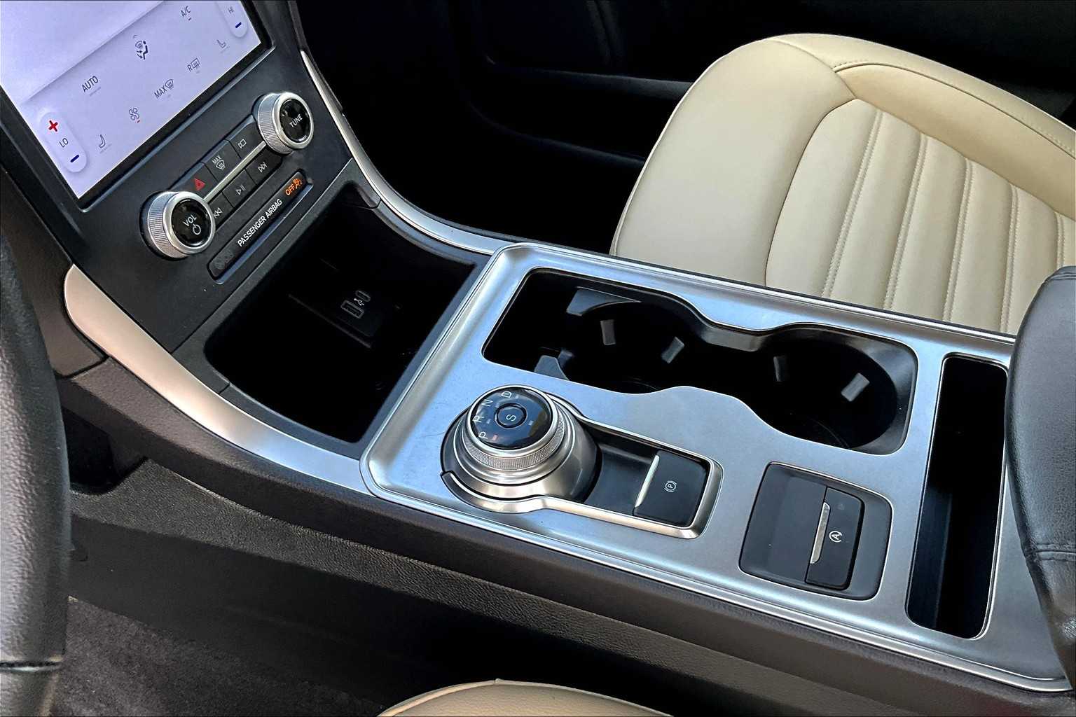 2023 Ford Edge SEL - Photo 17