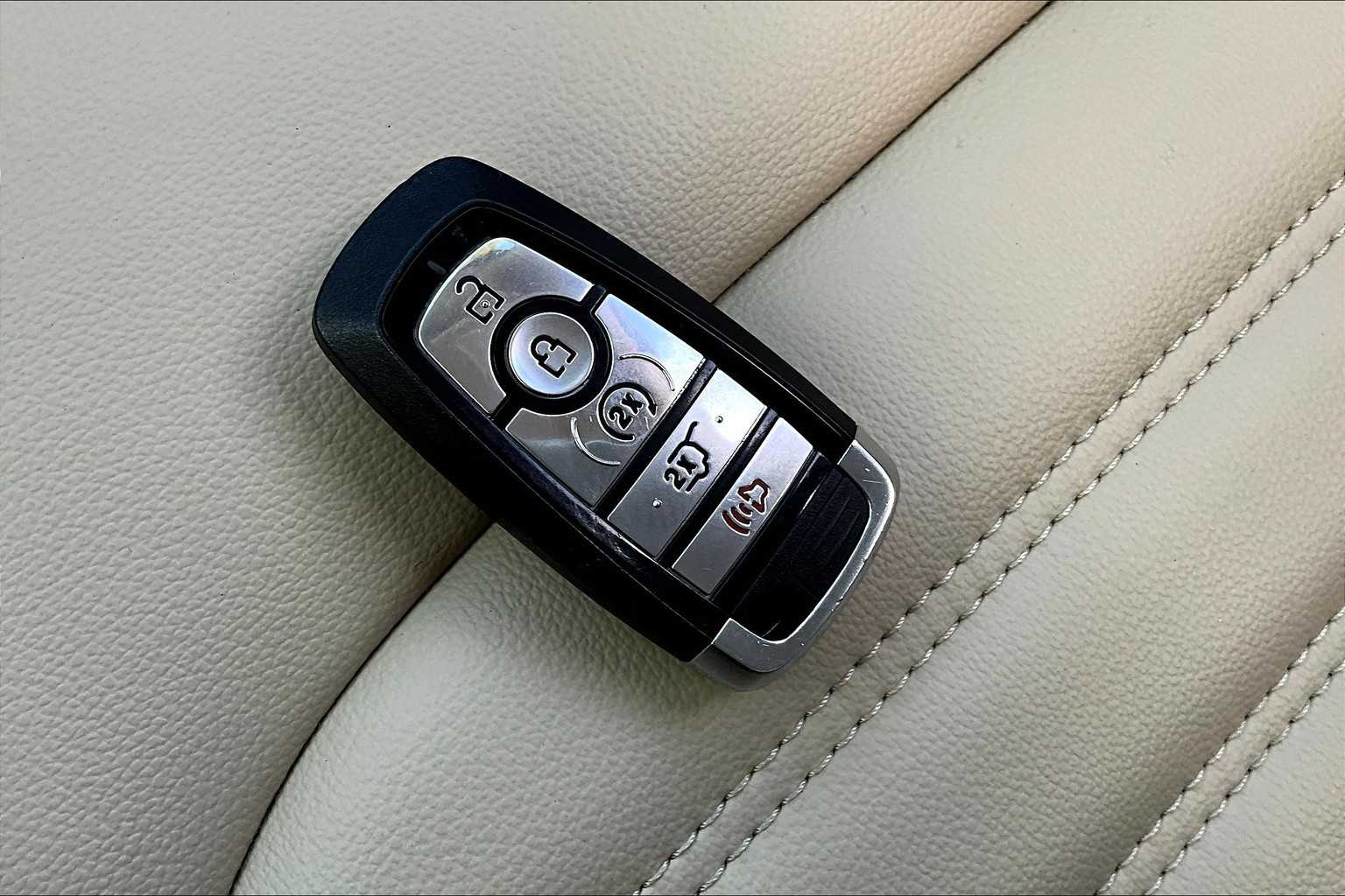 2023 Ford Edge SEL - Photo 23