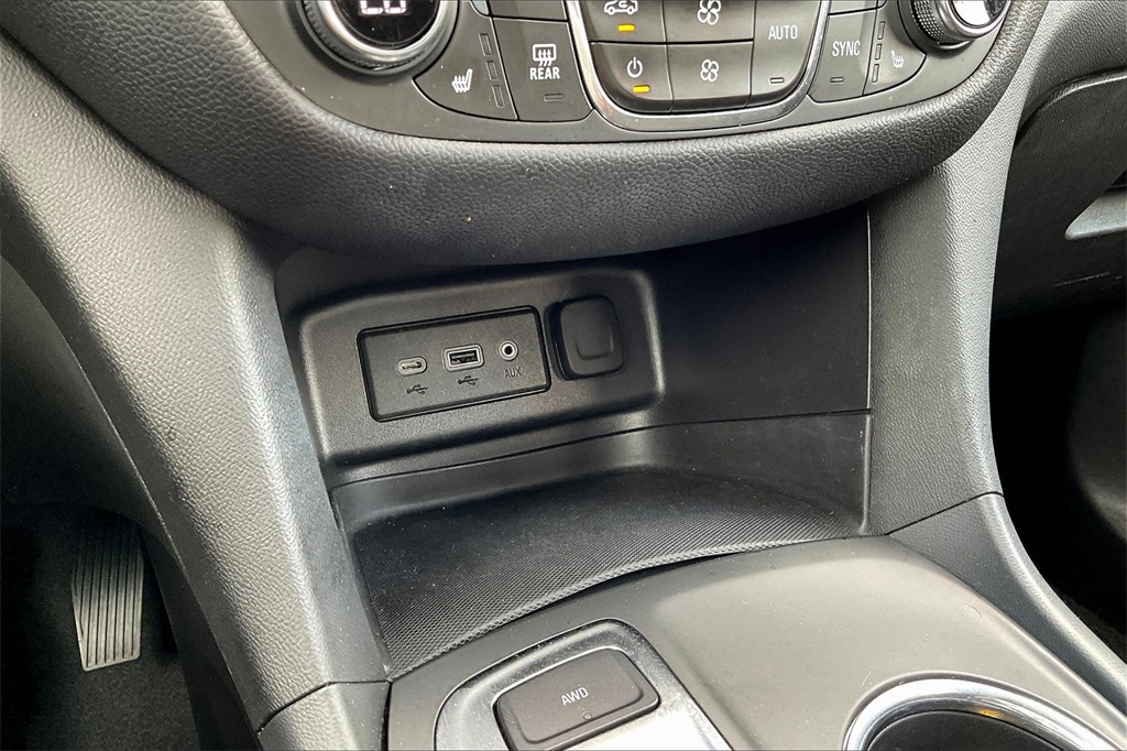 2020 Chevrolet Equinox LT - Photo 12