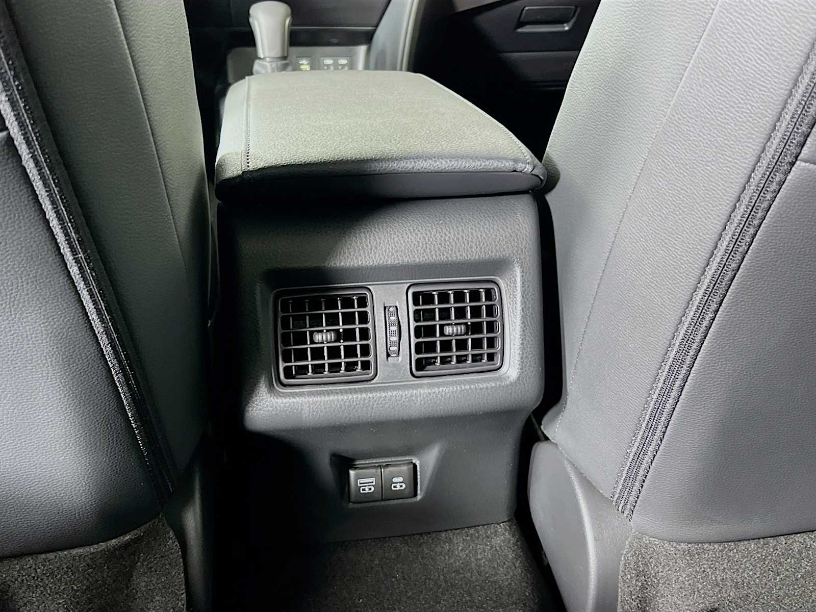 2025 Toyota Camry XSE - Photo 14