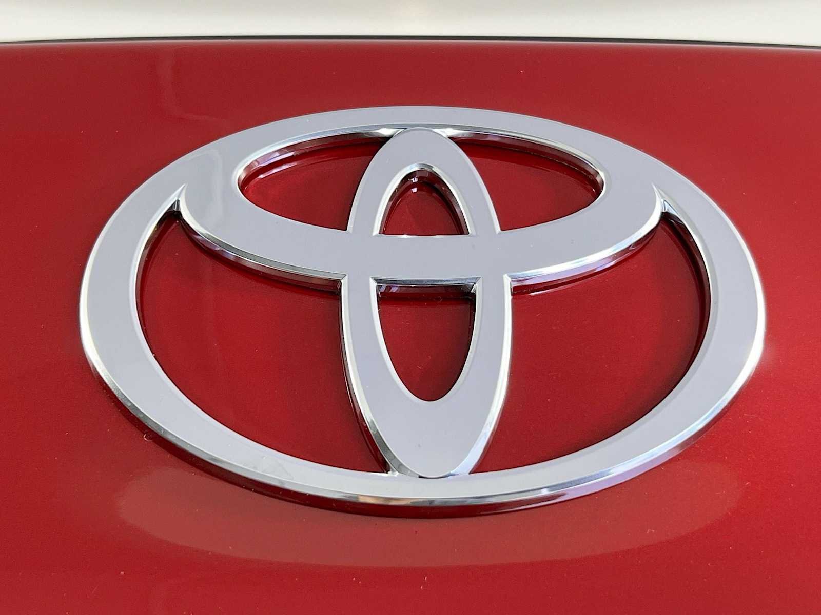 2025 Toyota Camry XSE - Photo 18