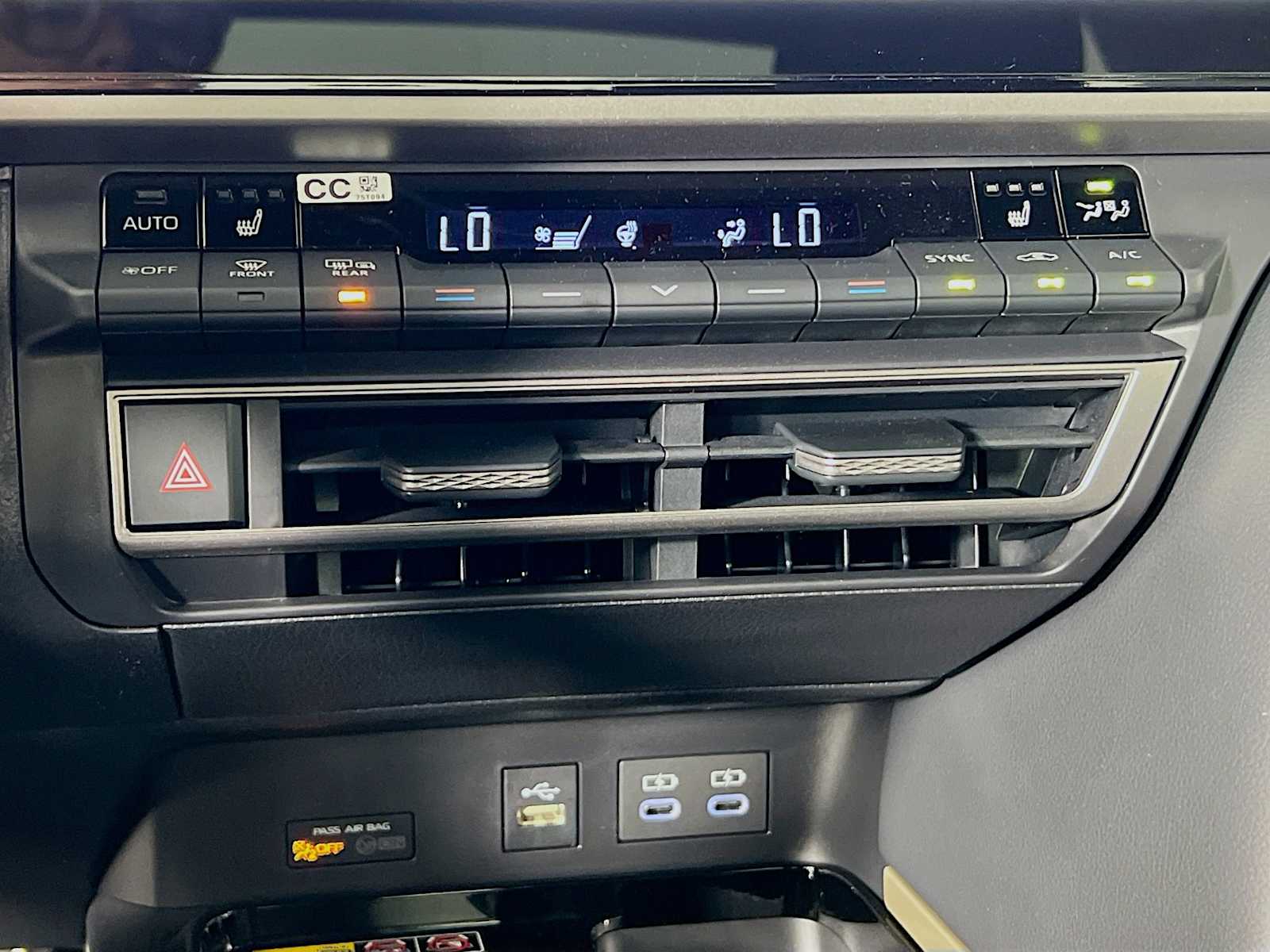 2025 Toyota Camry XSE - Photo 10