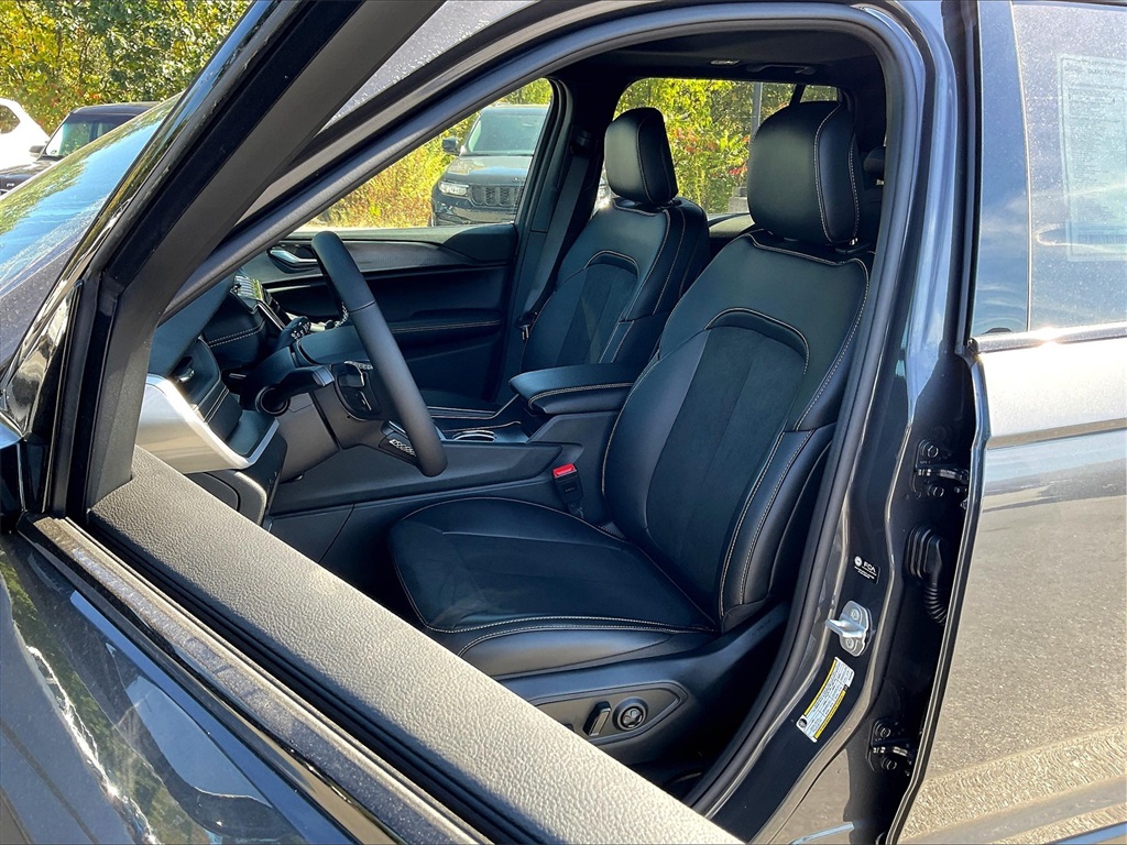 2025 Jeep Grand Cherokee Altitude X - Photo 11