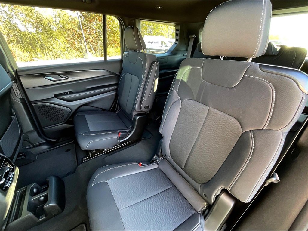 2025 Jeep Grand Cherokee L Laredo - Photo 15