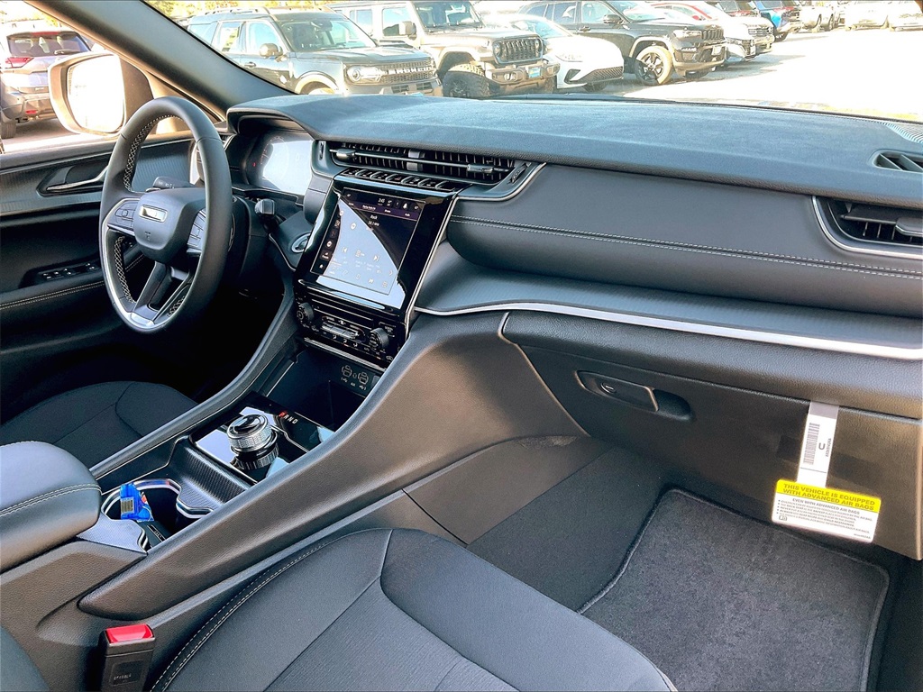 2025 Jeep Grand Cherokee L Laredo - Photo 10