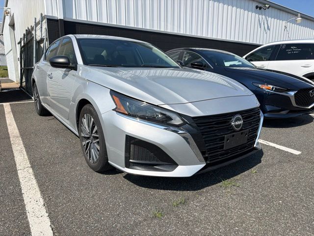 2024 Nissan Altima 2.5 SV - Photo 1