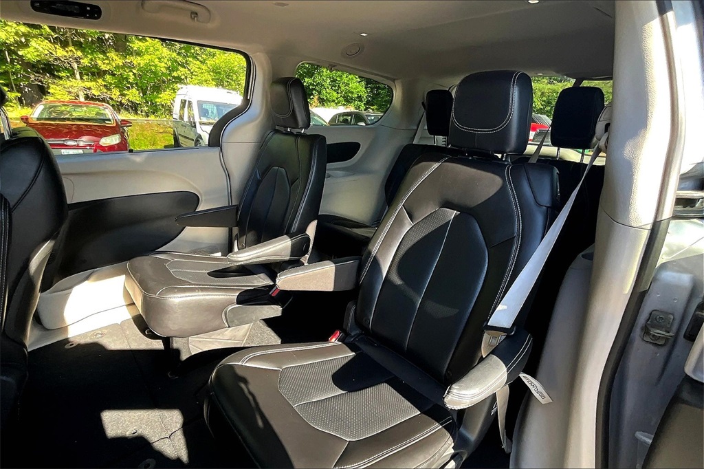 2023 Chrysler Pacifica Touring L - Photo 15
