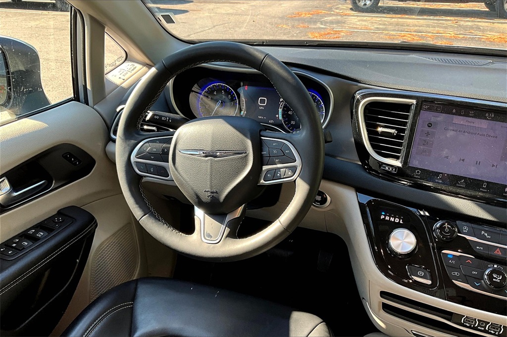 2023 Chrysler Pacifica Touring L - Photo 18