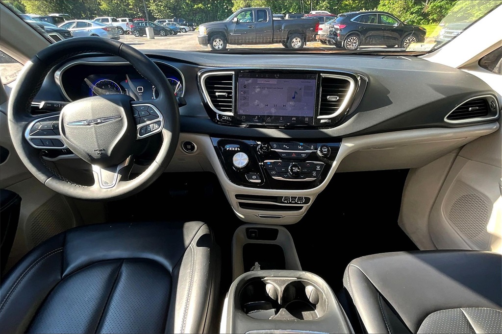 2023 Chrysler Pacifica Touring L - Photo 22
