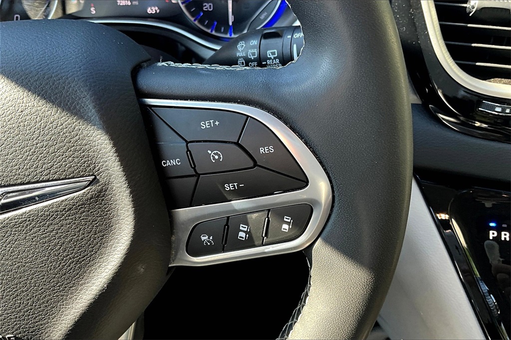 2023 Chrysler Pacifica Touring L - Photo 25