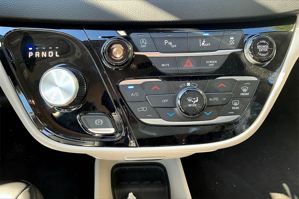 2023 Chrysler Pacifica Touring L - Photo 27