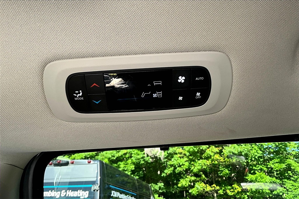 2023 Chrysler Pacifica Touring L - Photo 29