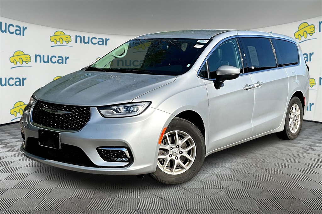 2023 Chrysler Pacifica Touring L - Photo 3