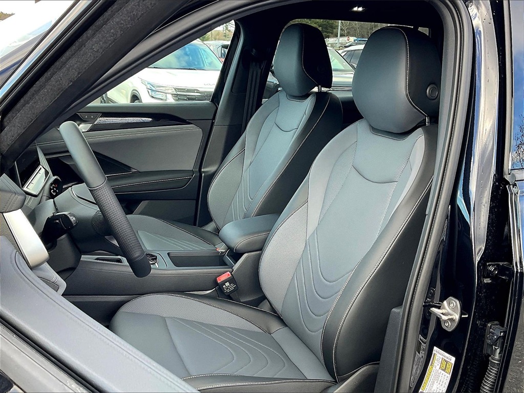 2026 Volkswagen Tiguan 2.0T SE R-Line Black - Photo 11