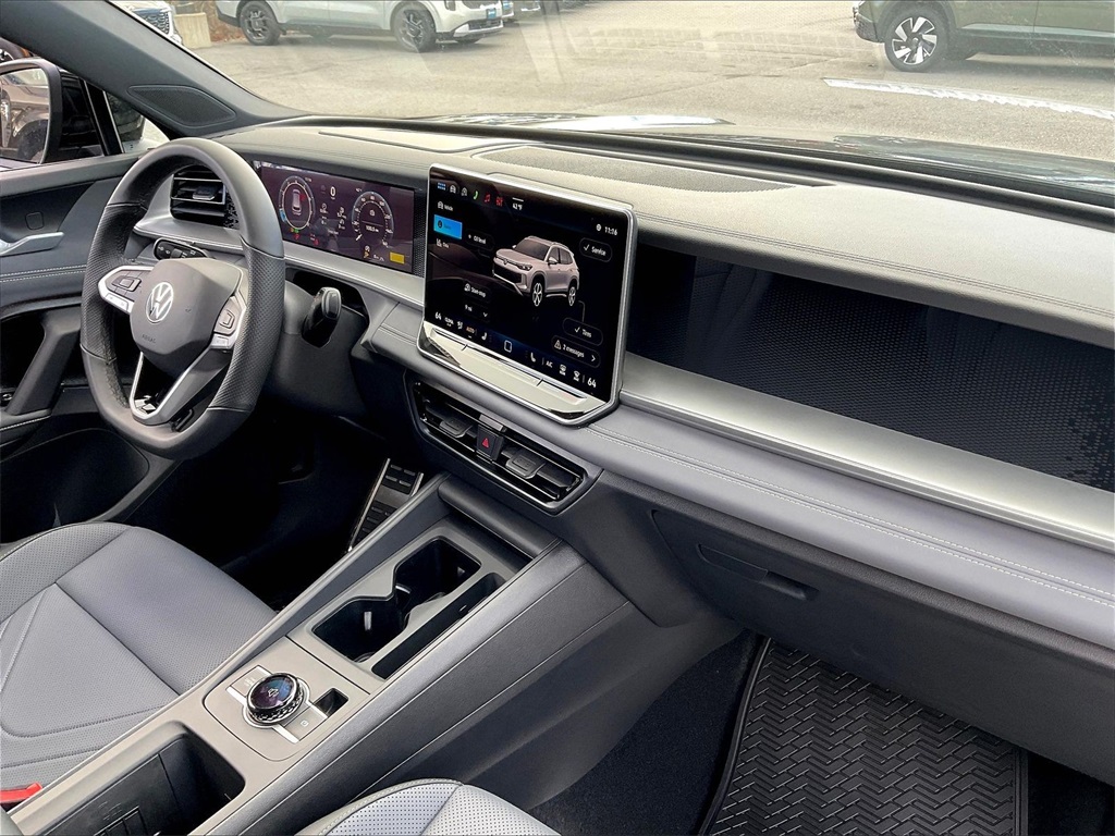 2026 Volkswagen Tiguan 2.0T SE R-Line Black - Photo 10