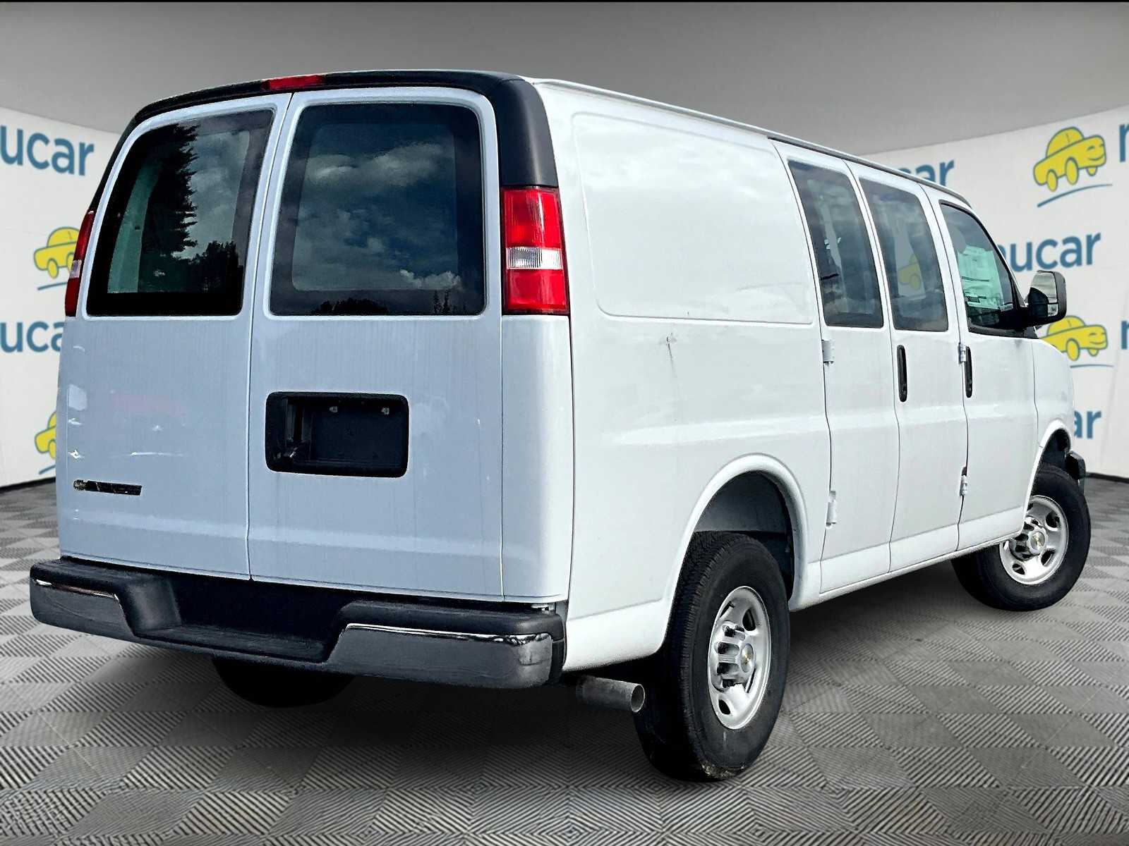 2025 Chevrolet Express  - Photo 14