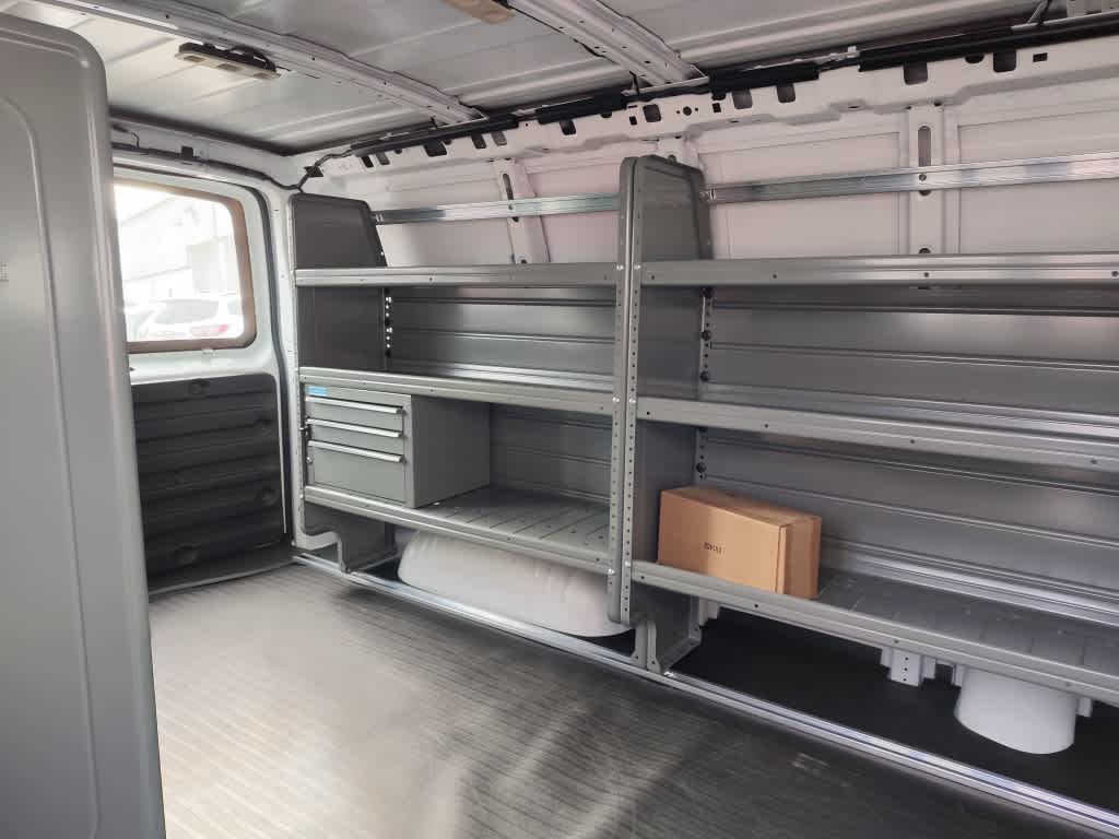 2025 Chevrolet Express  - Photo 17