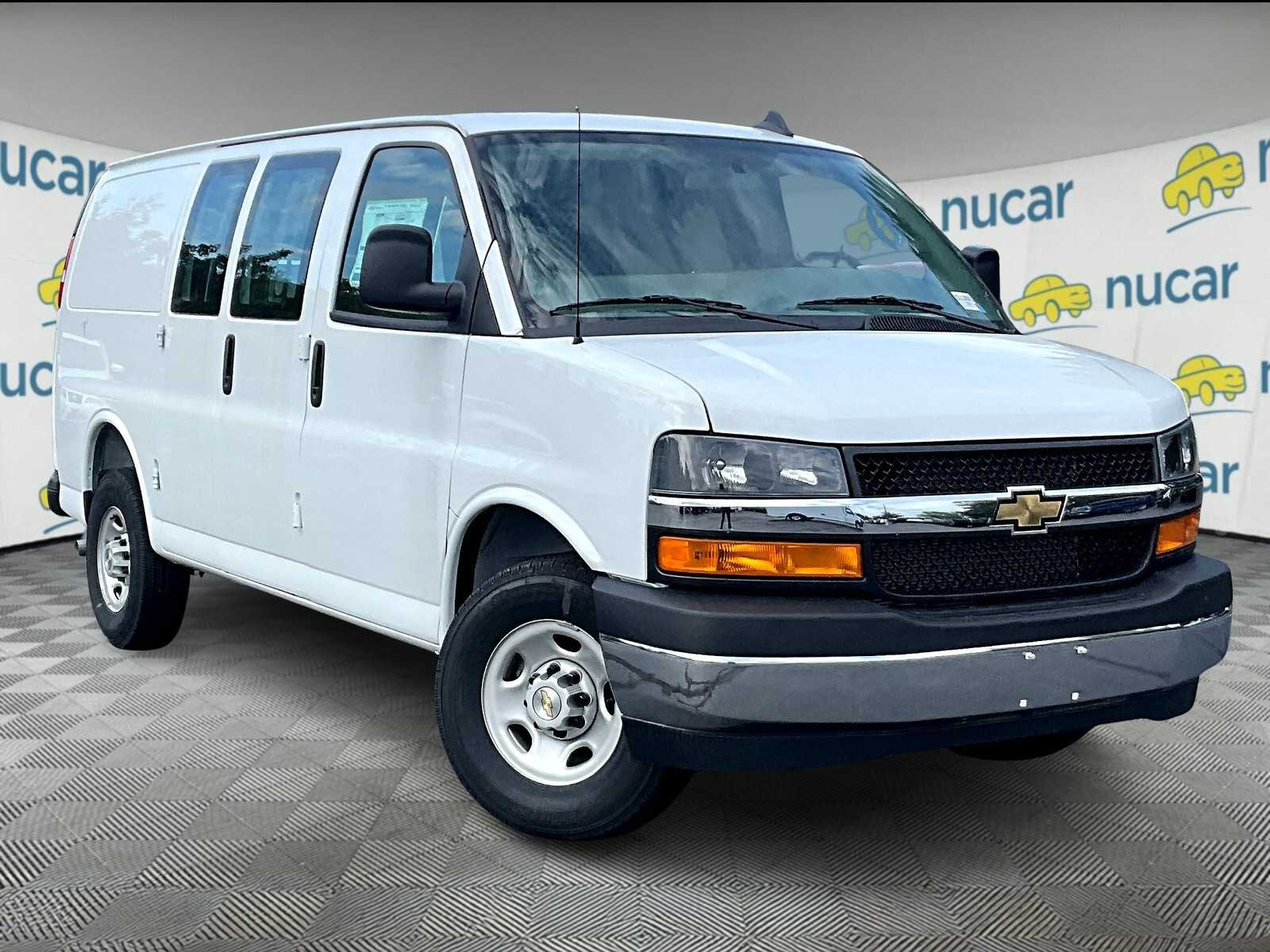 2025 Chevrolet Express Cargo 2500 photo 4