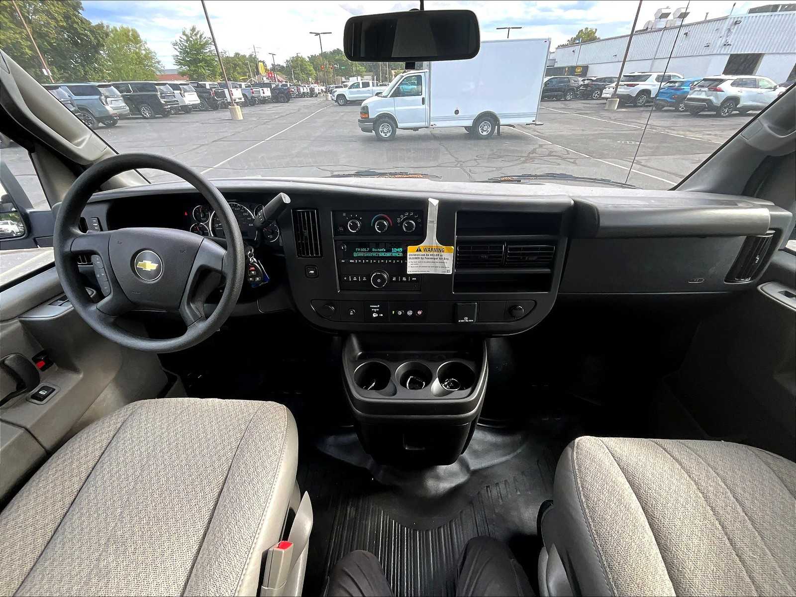 2025 Chevrolet Express  - Photo 22
