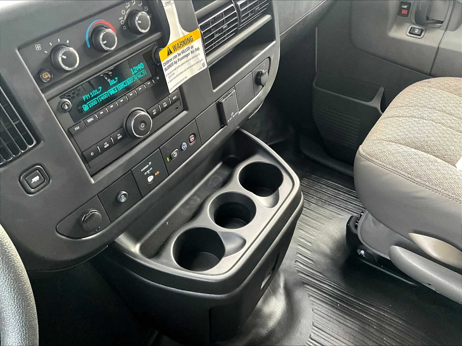 2025 Chevrolet Express  - Photo 24