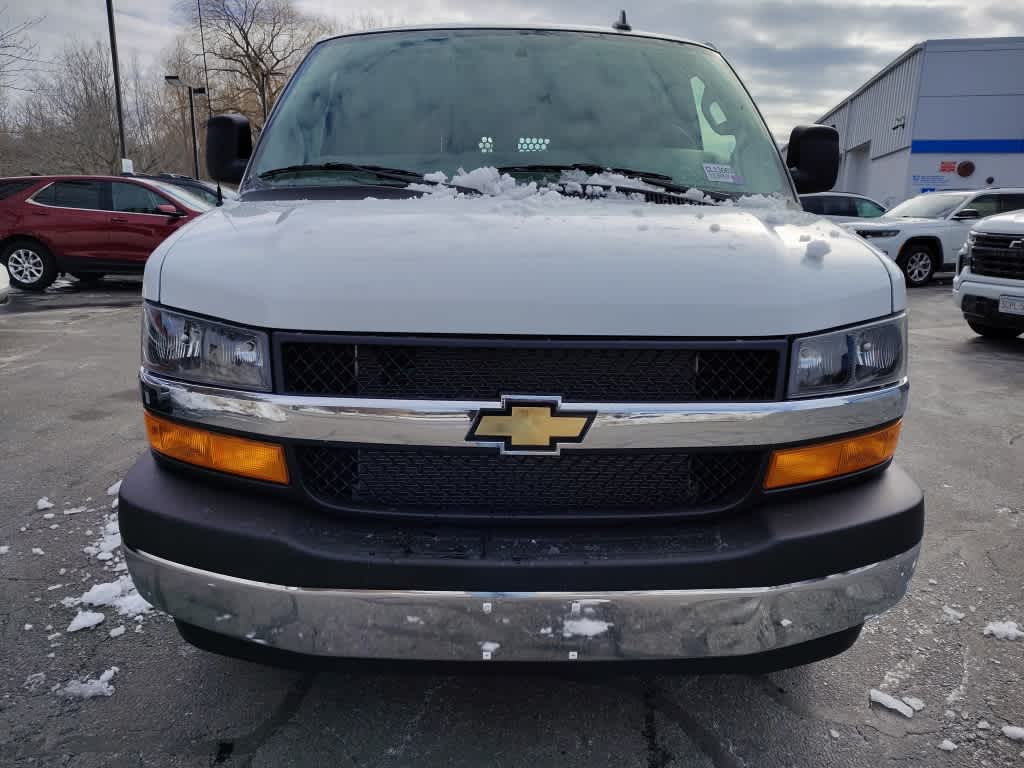 2025 Chevrolet Express  - Photo 3