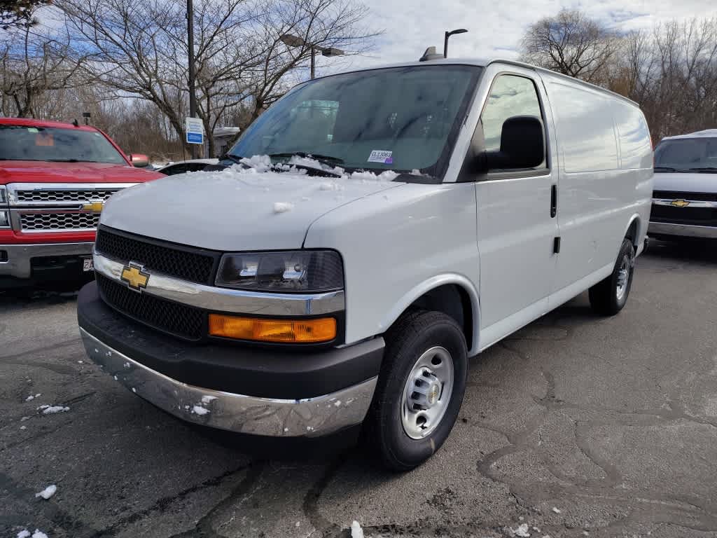 2025 Chevrolet Express  - Photo 5