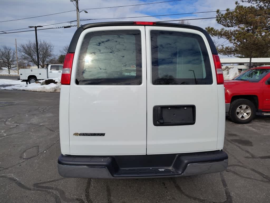 2025 Chevrolet Express  - Photo 9