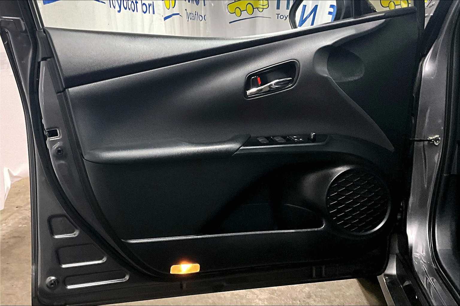 2021 Toyota Prius Prime XLE - Photo 9