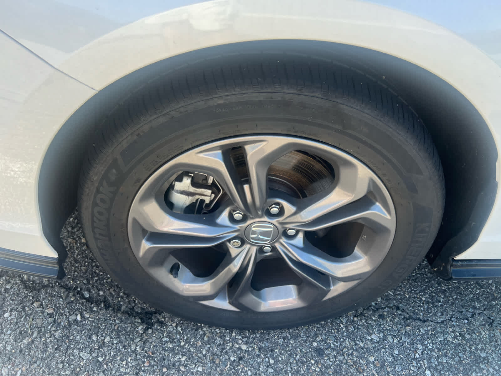 2023 Honda Accord Hybrid EX-L - Photo 12