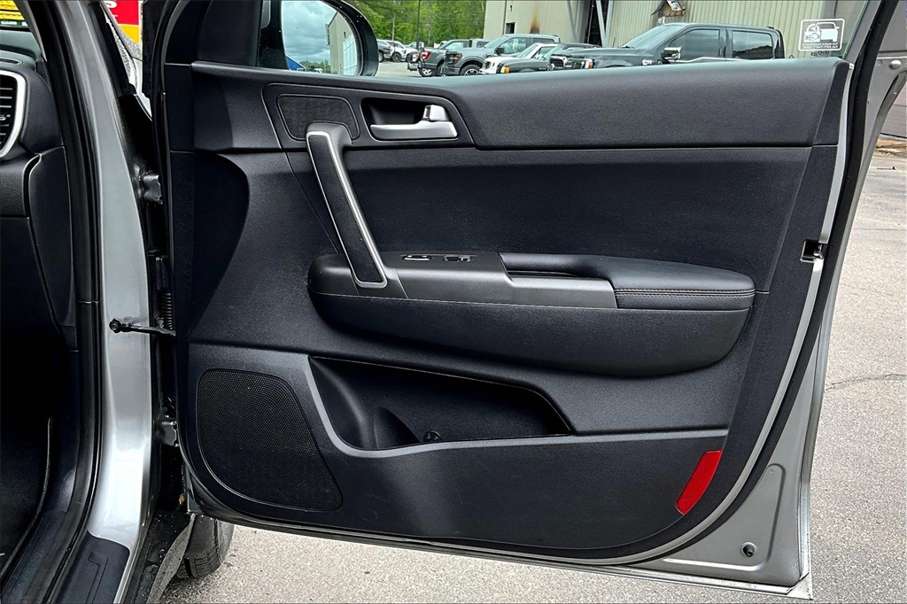 2020 Kia Sportage LX - Photo 12