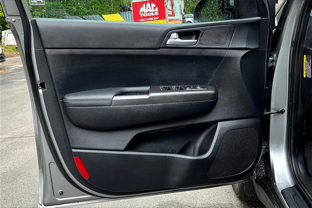 2020 Kia Sportage LX - Photo 9