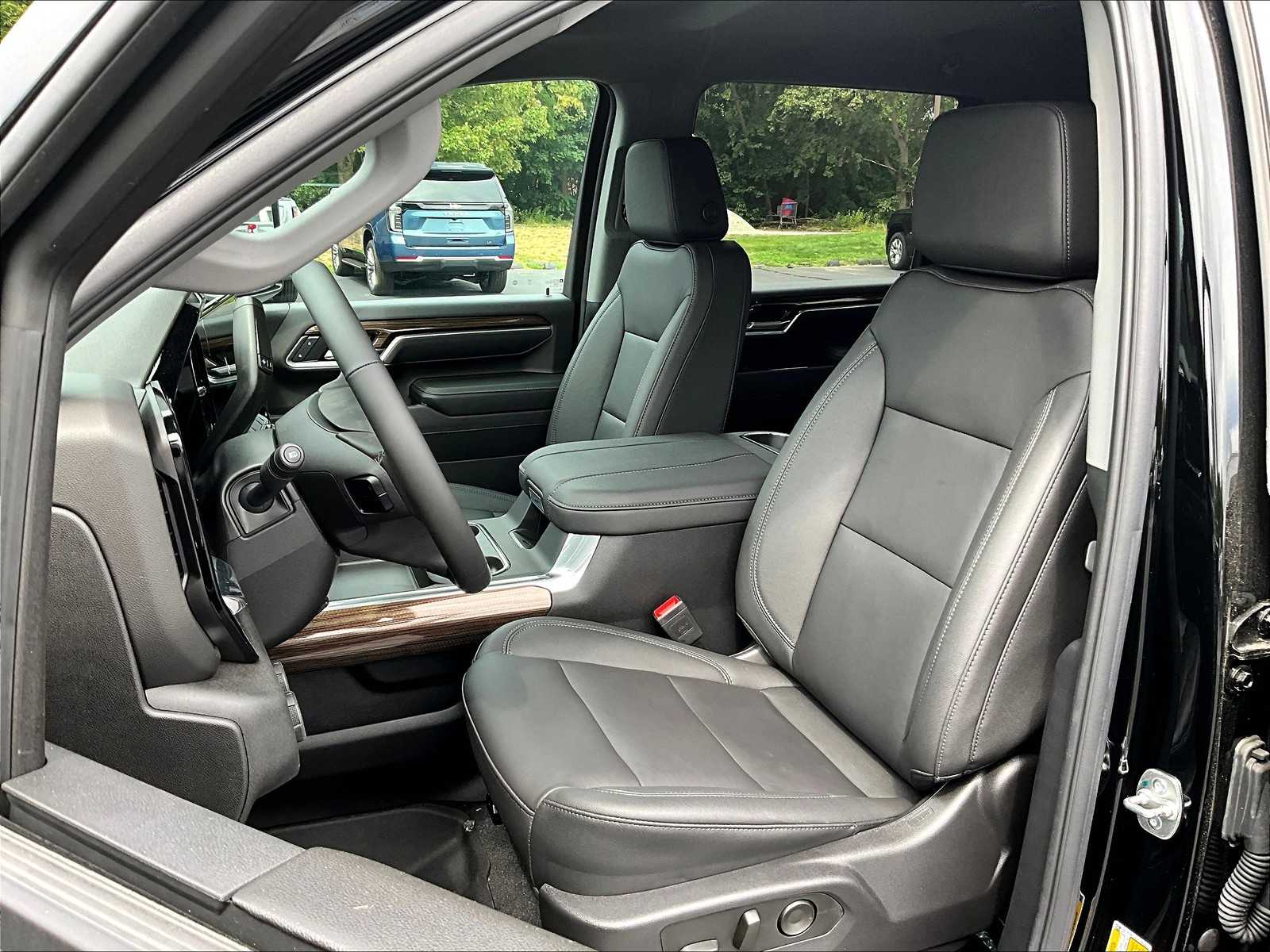 2025 Chevrolet Silverado 2500HD LT - Photo 13