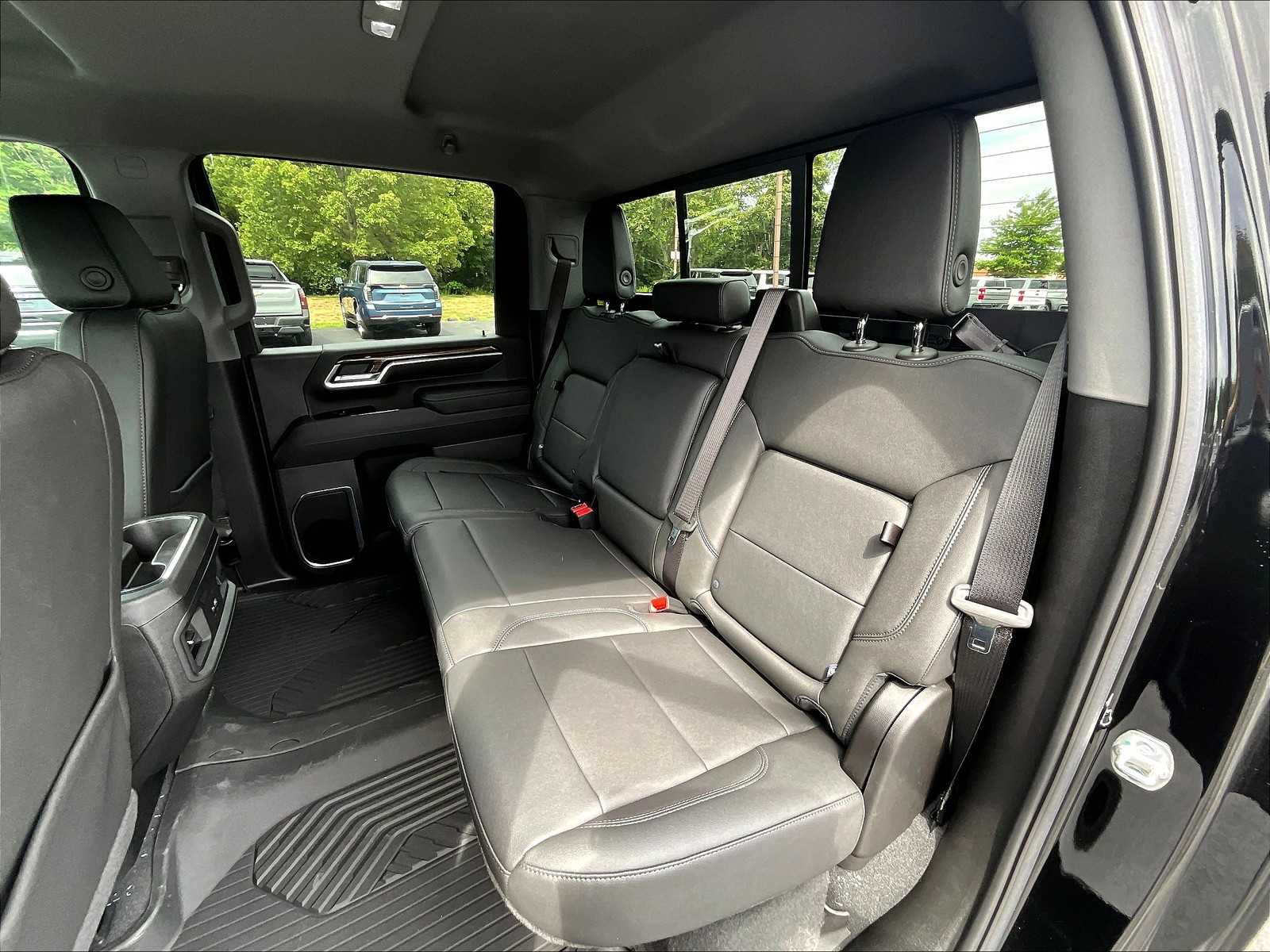2025 Chevrolet Silverado 2500HD LT - Photo 17