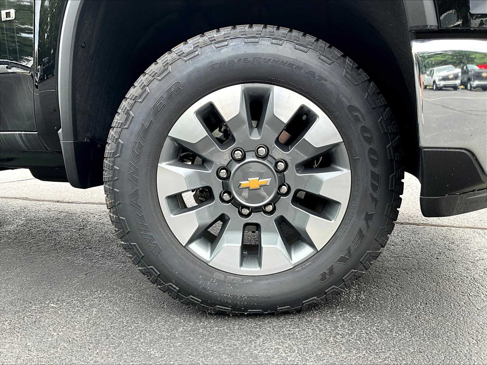 2025 Chevrolet Silverado 2500HD LT - Photo 8