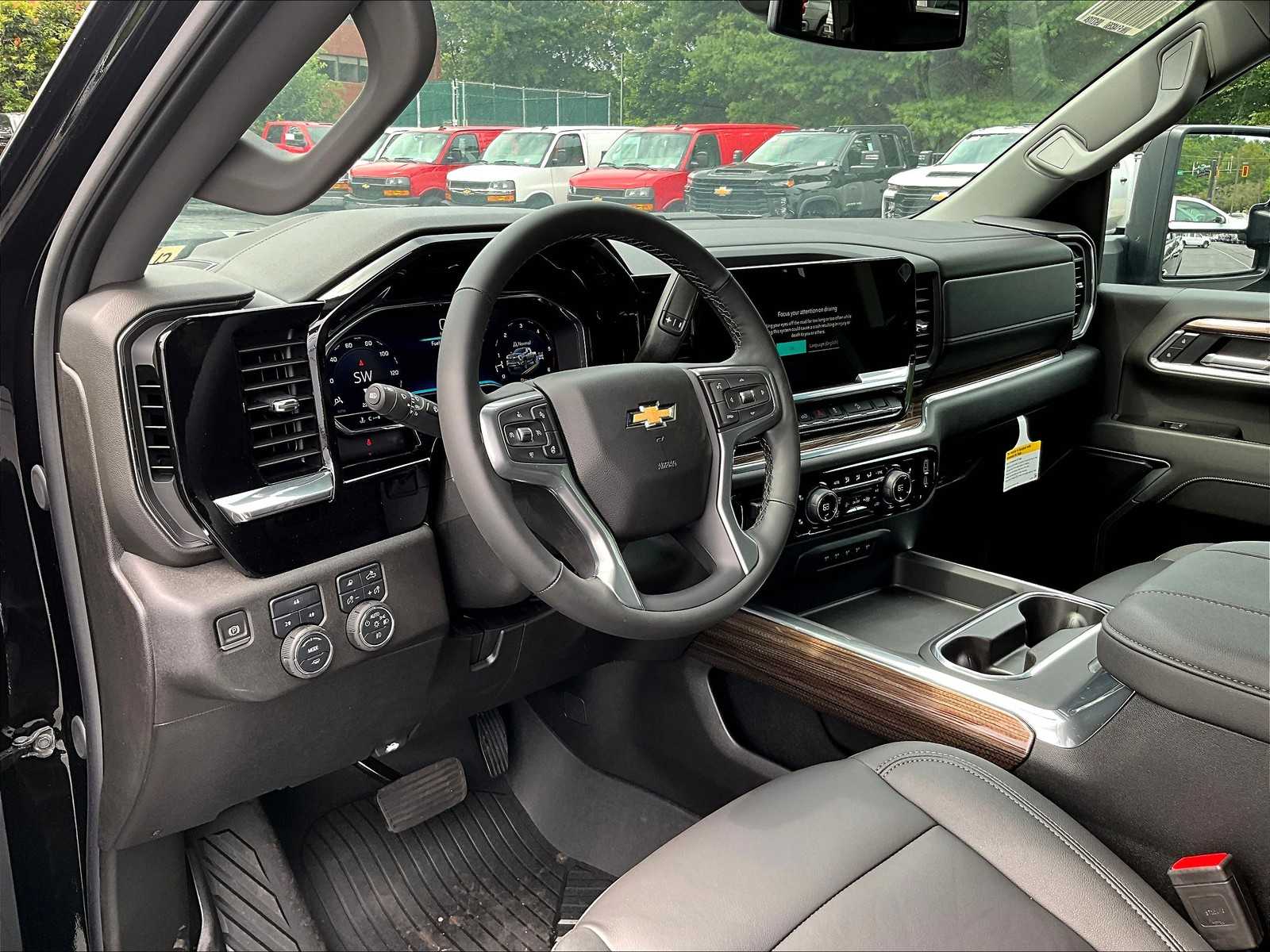 2025 Chevrolet Silverado 2500HD LT - Photo 10