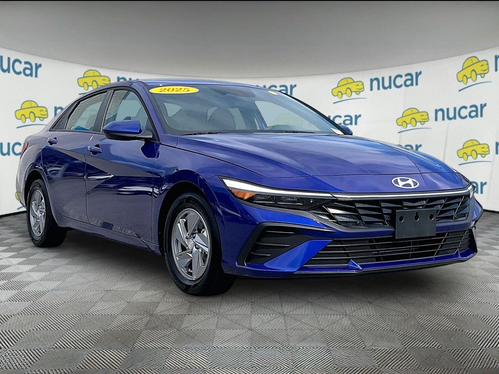 2025 Hyundai Elantra SE