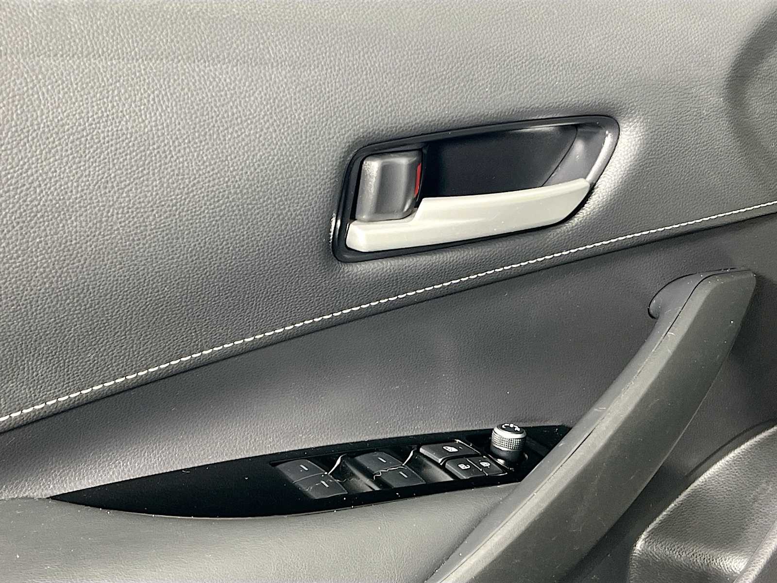 2021 Toyota Corolla SE - Photo 17