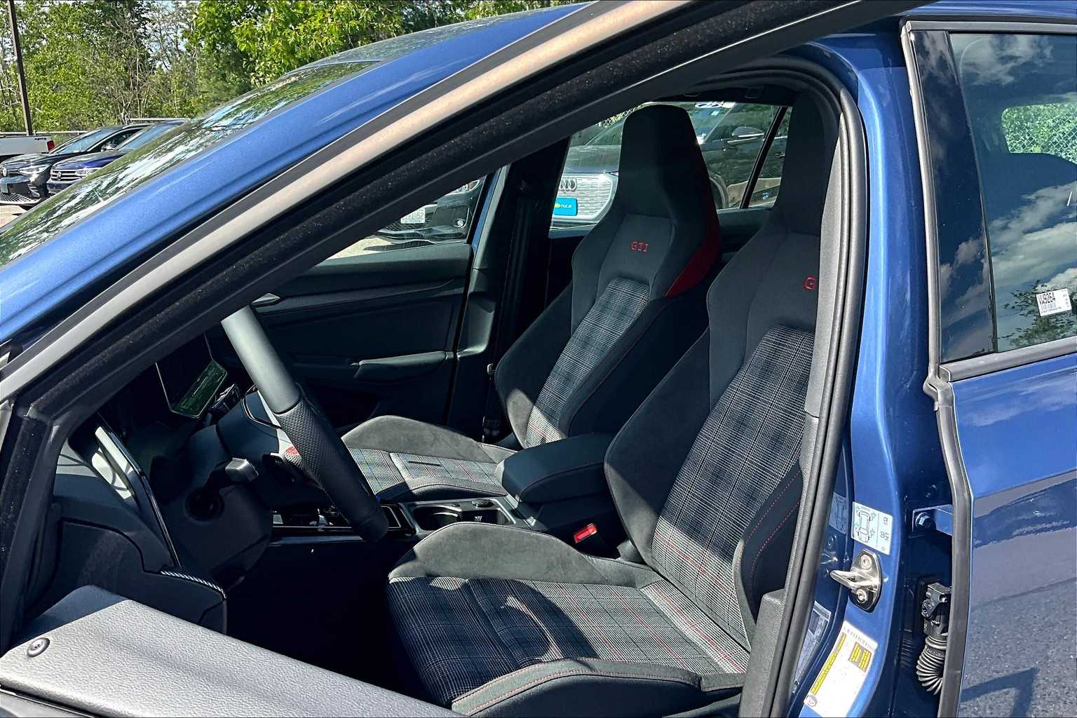 2025 Volkswagen Golf GTI S - Photo 11