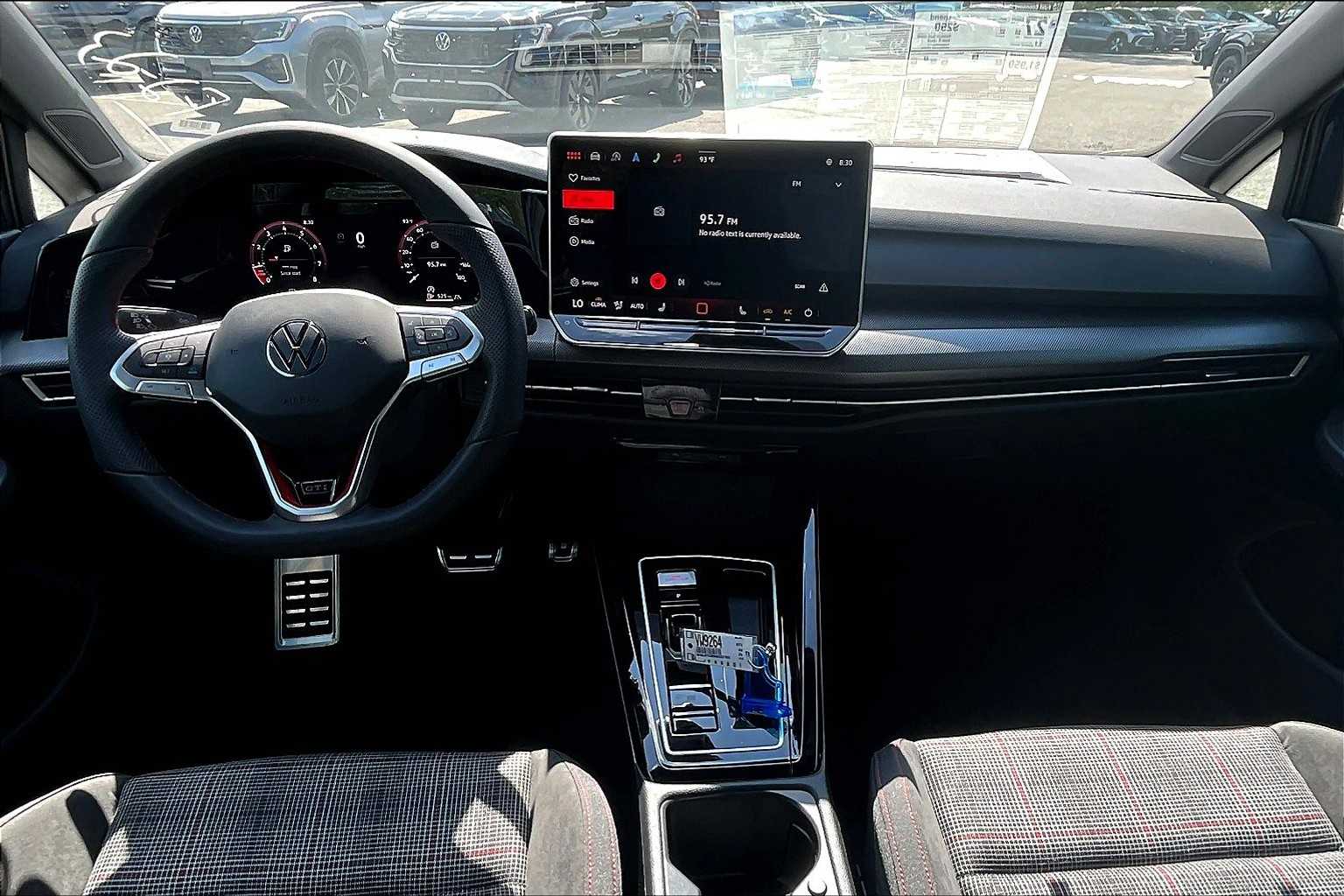 2025 Volkswagen Golf GTI S - Photo 12